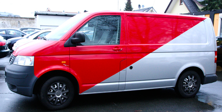 Transporter Teilfolierung Vollfolierung Beschriftung Designelemente Digitaldruck